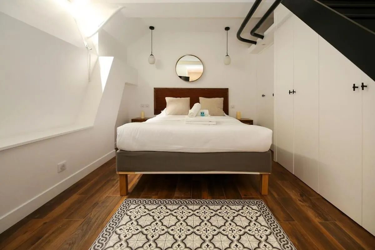 Appartement Proche Des Celebres Puces De Paris 4P location